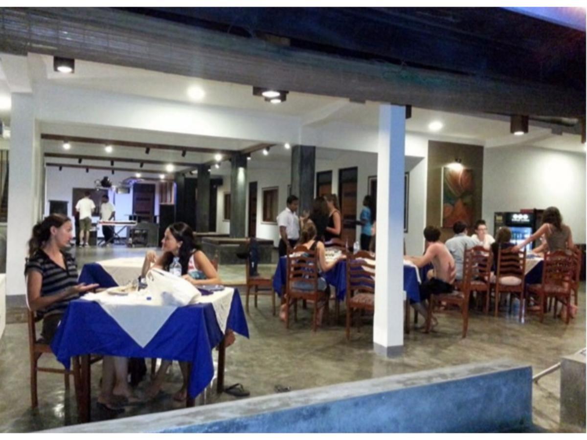 Star 2* Negombo